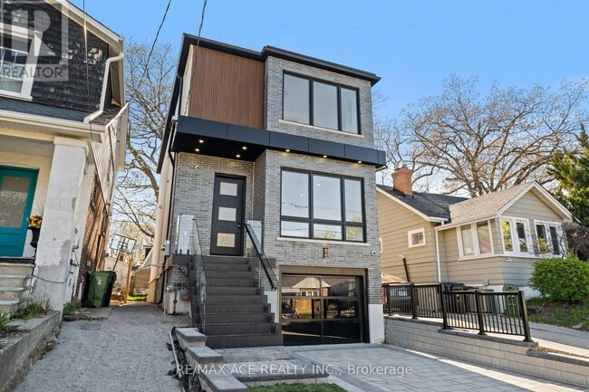 Building Photo - 122 Warden Ave.