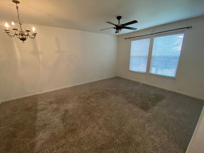 Building Photo - 2 Story Townhome GORGEOUS and ready!!!!!