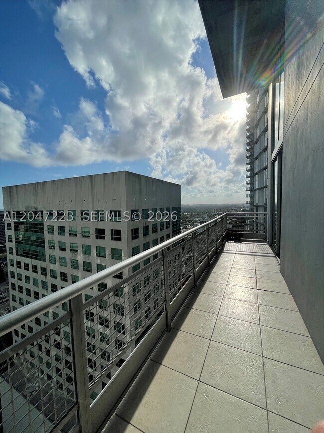 Building Photo - 690 SW 1st Ct