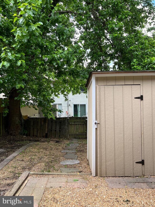 Building Photo - 9633 Marston Ln