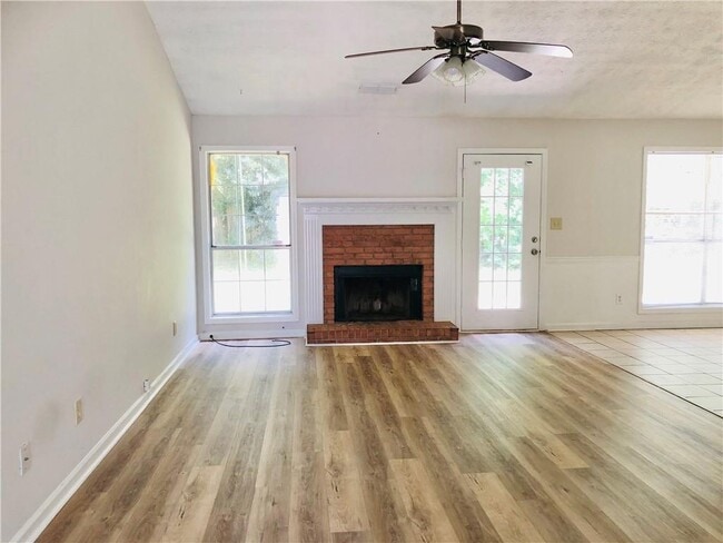 Building Photo - 965 Avalon Dr