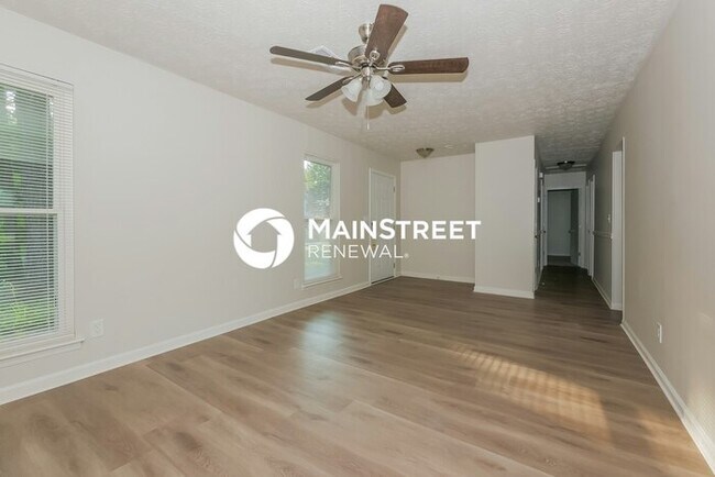 Foto del edificio - 3 Bedroom Pet-Friendly Home in Hampton, GA with Main Street Renewal