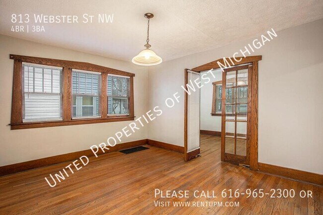 Building Photo - Available Now | 4 Bedroom 2.5 Bath Single ...