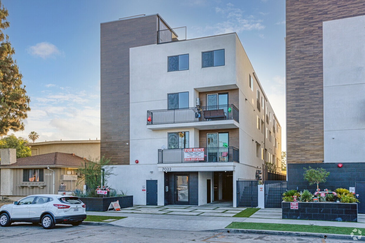 Building Photo - 7022 Alabama Ave