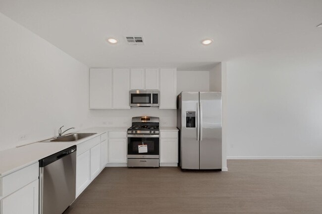 Building Photo - First time rental! Brand  new build, brand new appliances, never lived in!