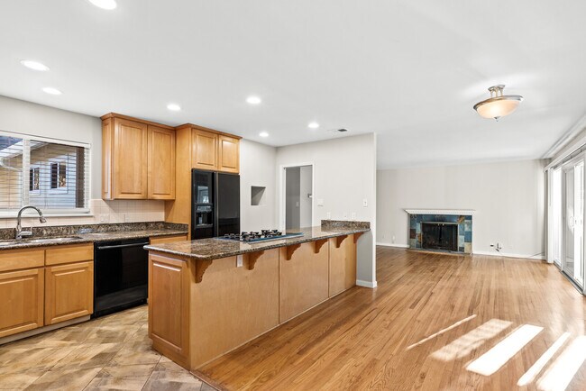 Foto del edificio - 670 McCarty Ave