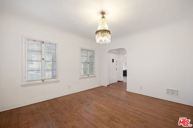 Building Photo - 436 S Rexford Dr
