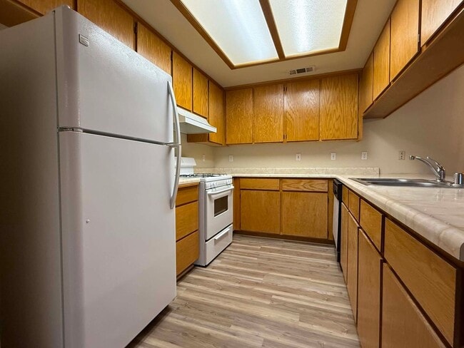 Building Photo - 155 Derek Dr