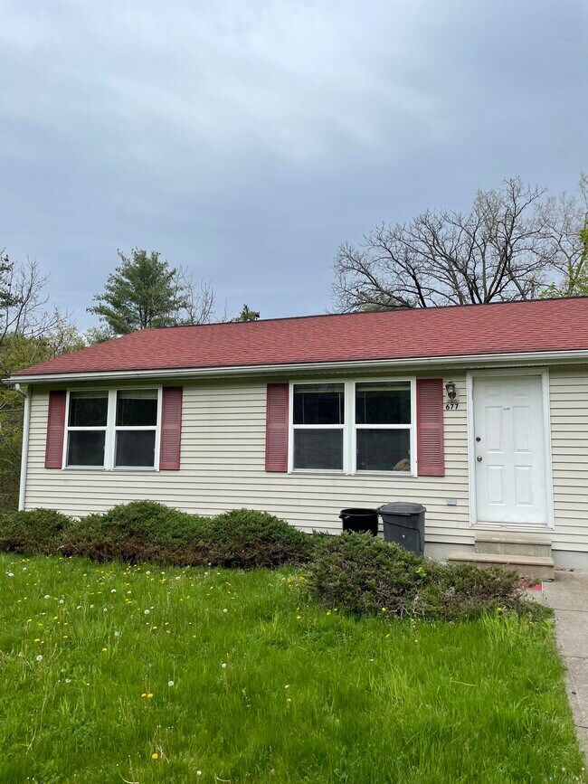 Building Photo - 677 Valley Rd