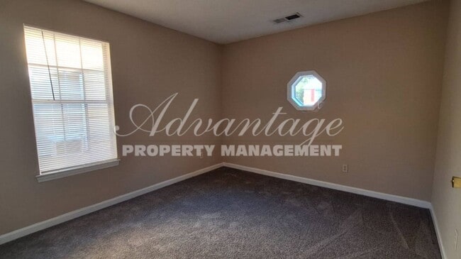Building Photo - Newly Renovated Home in Cordova