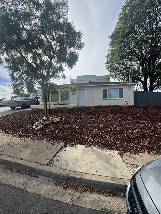 Foto del edificio - 5262 Rincon St