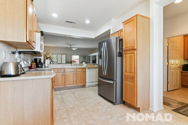 Foto del edificio - Charming 2BR House in Surprise