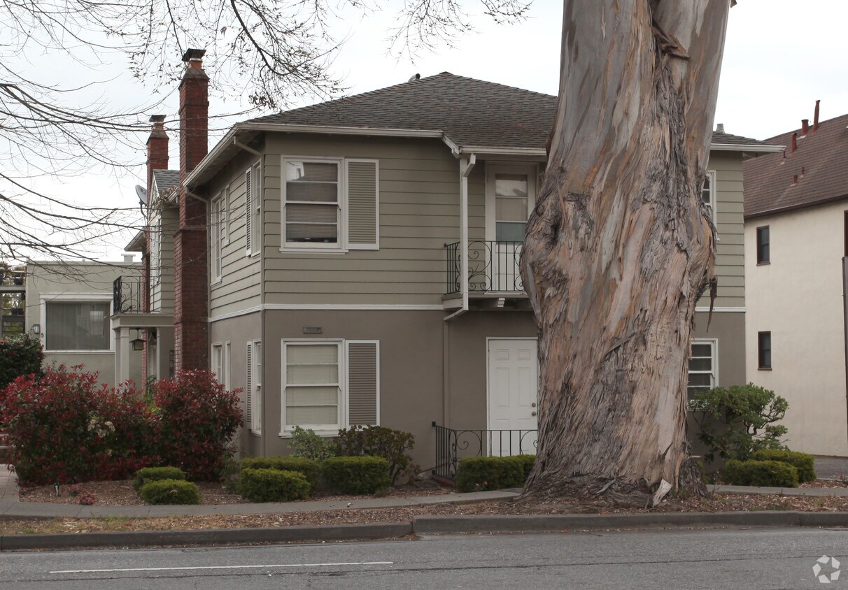 Building Photo - 1116 El Camino Real