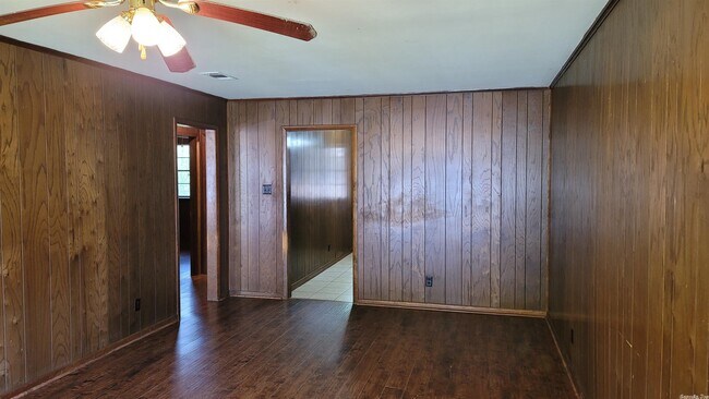 Building Photo - 1 Sagewood Ct