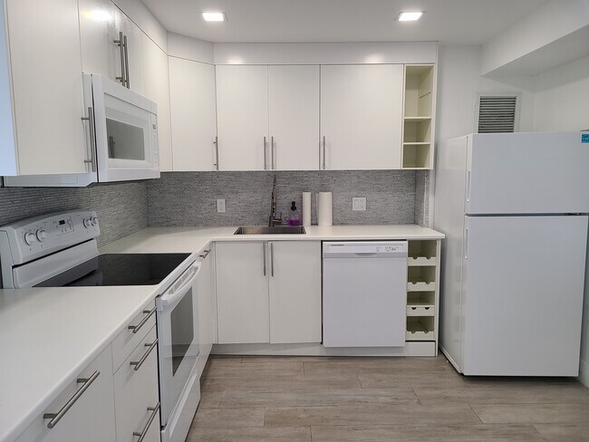 Foto del edificio - 2851 NE 183rd St
