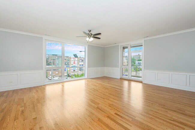 Foto del edificio - 520 N Western Ave