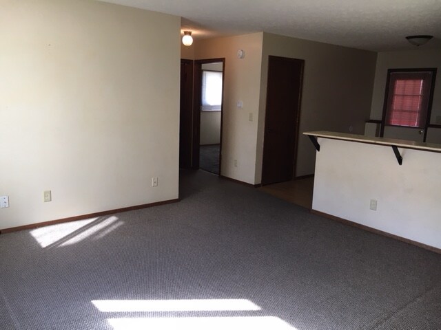 Foto del edificio - 2419 N Kruse Ave