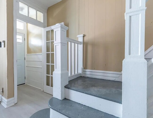 Building Photo - 1919 N Patton St