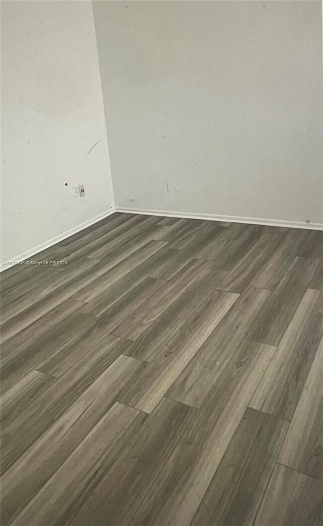 Foto del edificio - 7765 SW 86th St