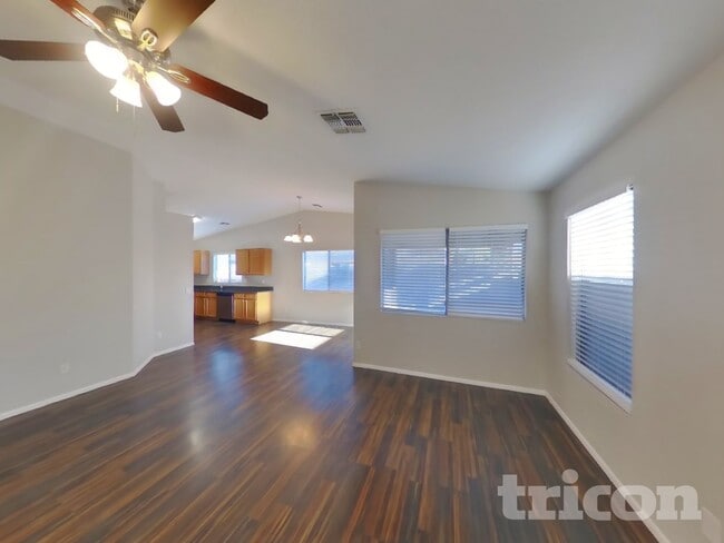 Foto del edificio - 818 E Tucci St