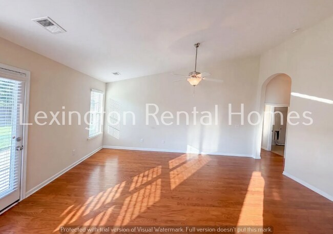 Building Photo - 152 Castlefield Dr