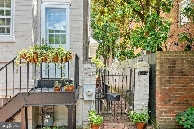 Foto del edificio - 1647 34th St NW