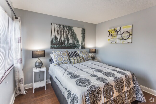 1HAB, 1BA - 550 ft² - Helix at the District - Utilities Included