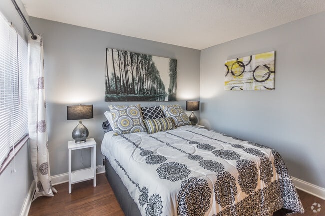 1 BR, 1 BA - 550 SF - Helix at the District Apartments