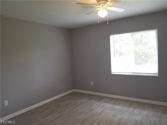 Foto del edificio - 8527 Agate St