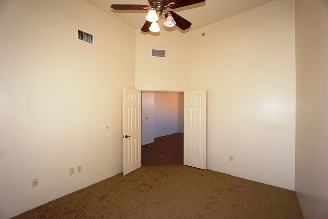 Foto del edificio - Pending/ Rented - Spacious 3BR East Tucson Home | 1,889 SQFT & 2-Car Garage