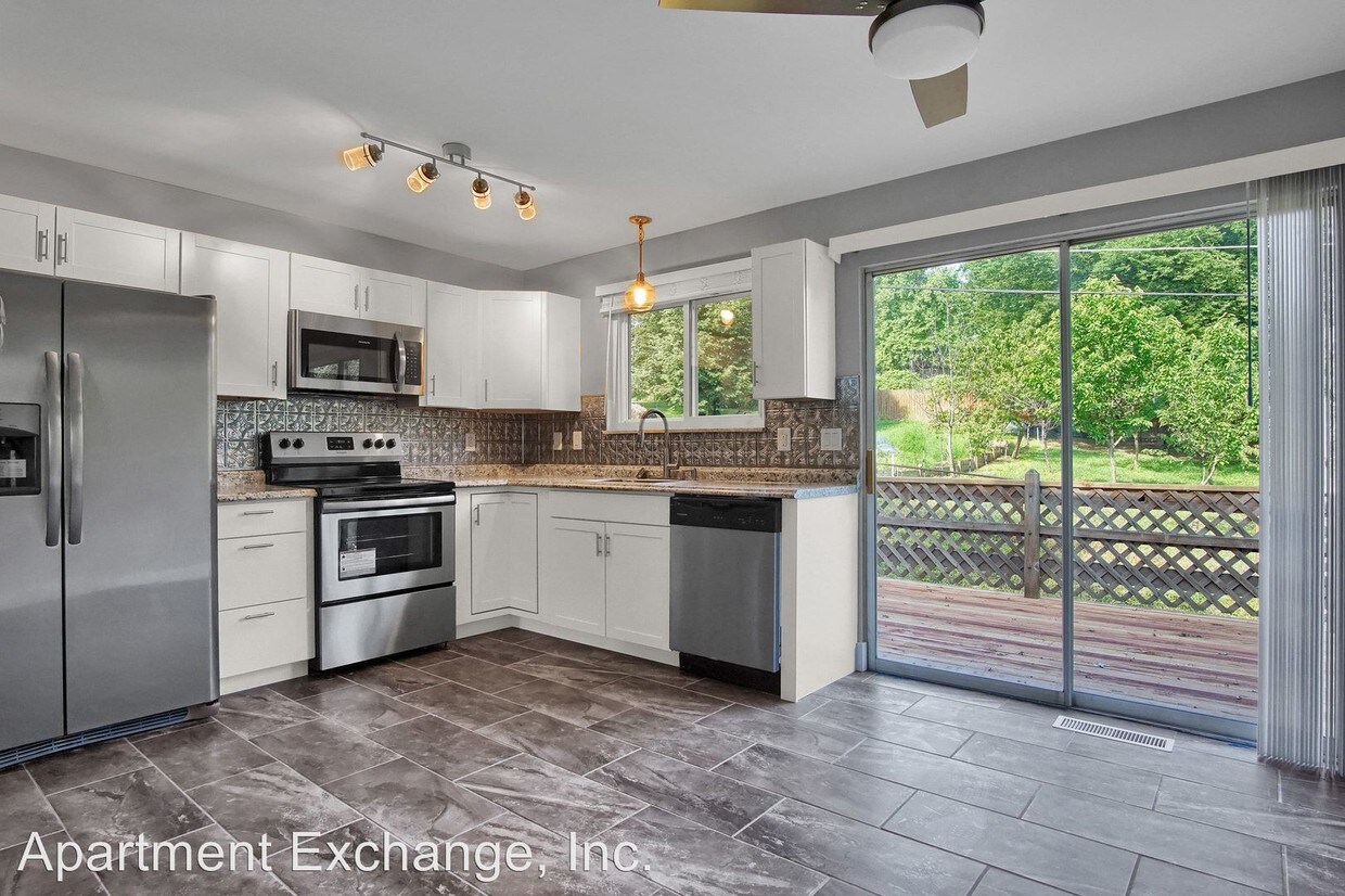 230393 Emil Dr, Arnold, MO 63010 Condo for Rent in Arnold, MO