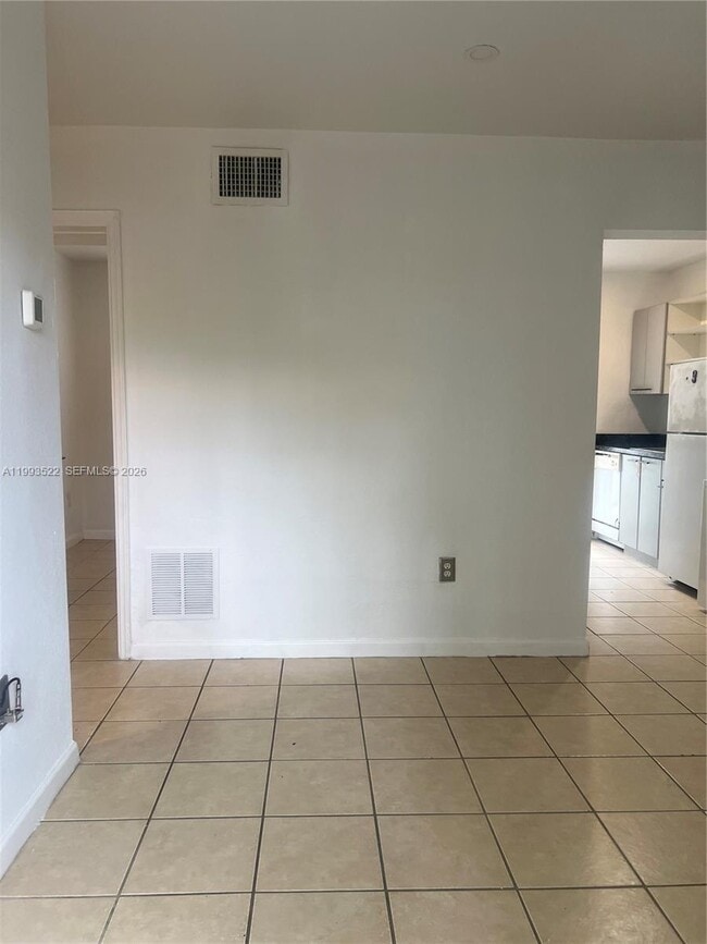 Building Photo - 3680 Oak Ave