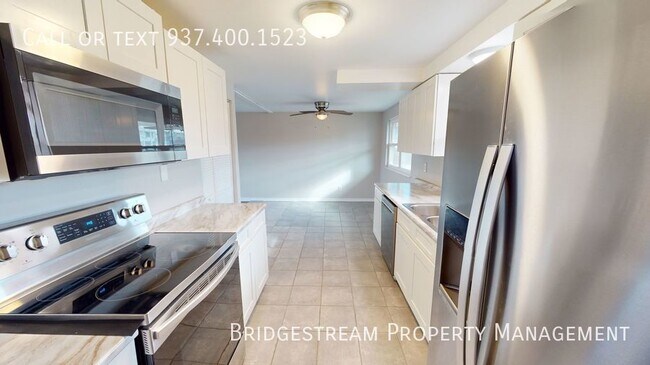 Building Photo - Updated 4 bedroom, 2 full bath ranch home ...