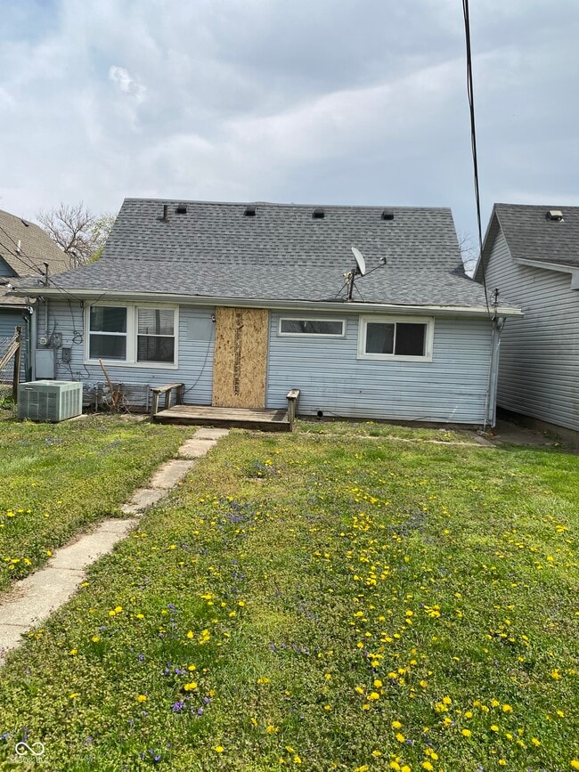 Building Photo - 1234 S Sheffield Ave
