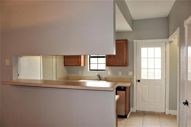 Building Photo - 220 Samuel Blvd
