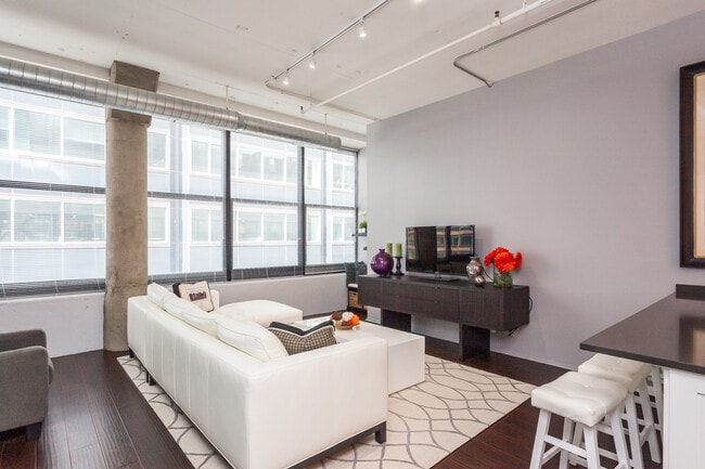 Building Photo - 130 S Canal St