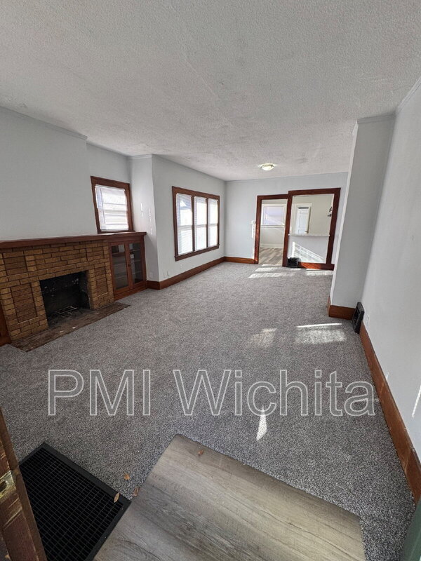 Foto del edificio - 341 N Grove Dr
