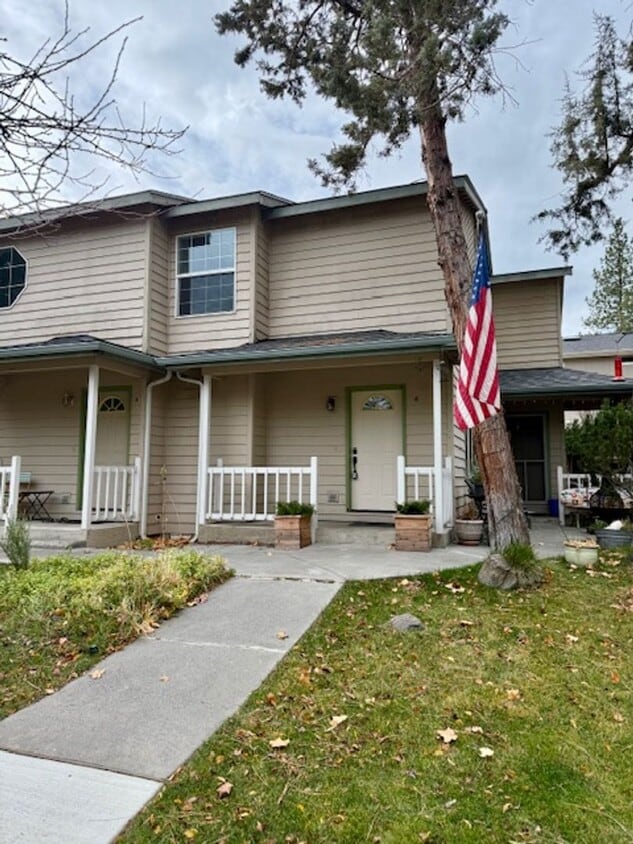 Foto principal - 1290 NW Knoxville Blvd