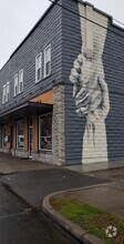 Building Photo - 3016 E 5th Ave