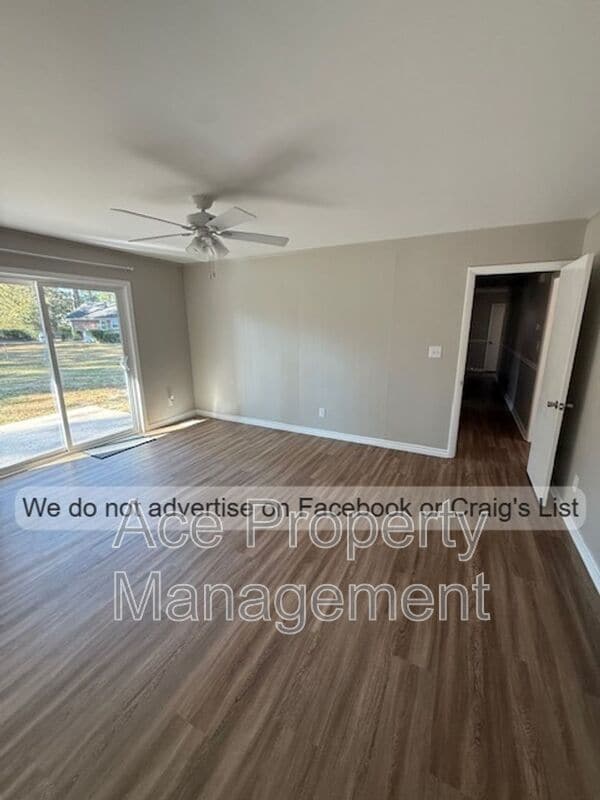 Building Photo - 643 Wakefield Dr