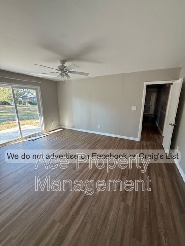 Foto del edificio - 643 Wakefield Dr