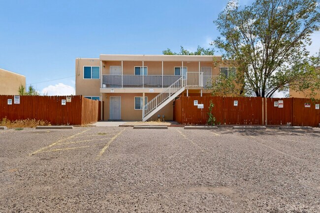 Foto del edificio - 225 Hanosh Ct SE