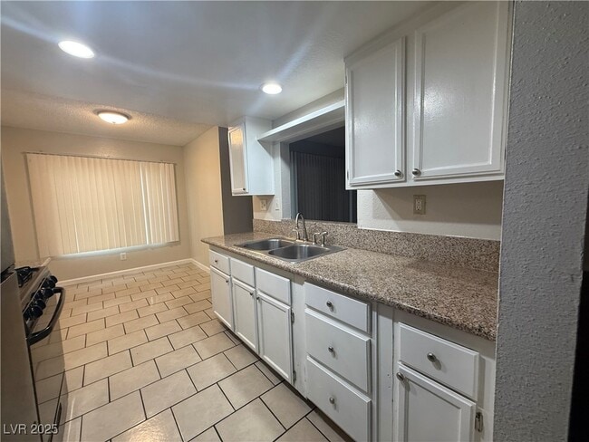 Building Photo - 2853 Wheelwright Dr