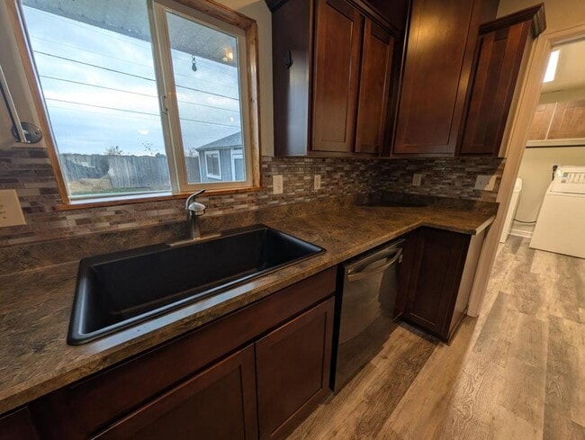 Foto del edificio - 1167 Westview Dr