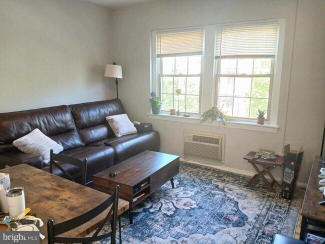 Foto del edificio - 2415 Ontario Rd NW