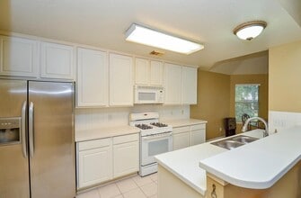 Building Photo - 4606 Russett Ln
