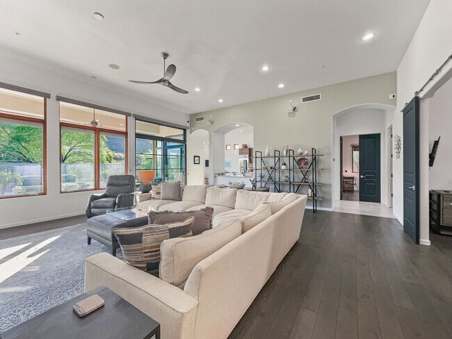 Foto del edificio - 14559 E Charter Oak Dr