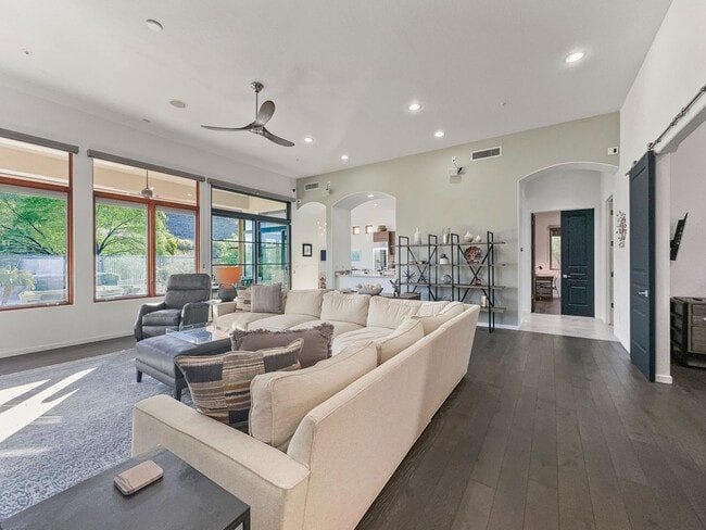 Building Photo - 14559 E Charter Oak Dr