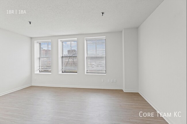 Foto del edificio - 235 Ward Pkwy