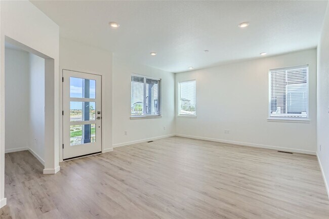 Foto del edificio - Evolve Real Estate: 3 Bedroom + Loft + Stu...
